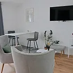 La Porte Bleue - Appartement Juste Renove - Tres Propre - Grand Confort - Lumineux - Calme - Centre Historique