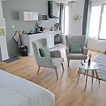 La Porte Bleue - Appartement Juste Renove - Tres Propre - Grand Confort - Lumineux - Calme - Centre Historique